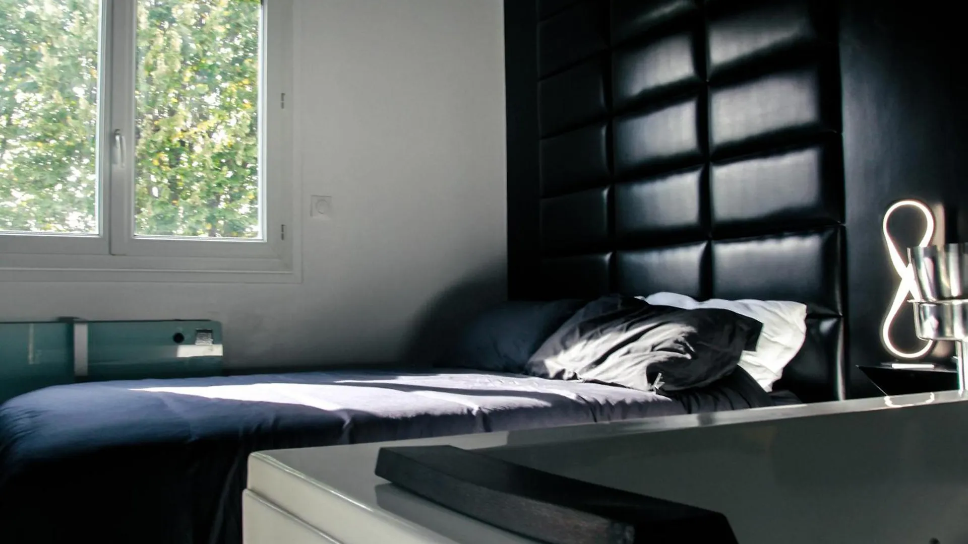 Spartan Room Vitry-sur-Seine Apartment